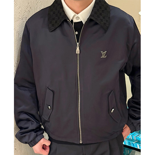 [홍콩명품.LOUIS VUITTON] 루이비통 25SS 로고 모노그램 리버서블 카라 봄버 자켓 (블랙), BM22935, KB, 레플리카의류,미러급사이트