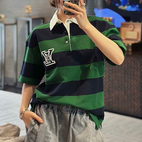 [홍콩명품.LOUIS VUITTON] 루이비통 25SS 로고 스트라이프 카라 폴로 반팔 티셔츠 (그린-네이비), BM22951, KB, 레플리카의류,미러급사이트