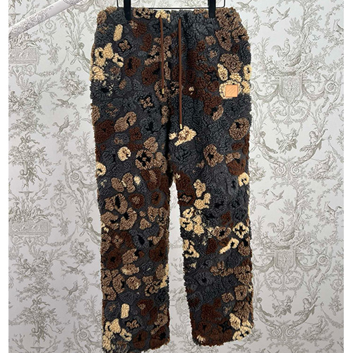 [홍콩명품.LOUIS VUITTON] 루이비통 25SS 로고 모노그램 플리스 팬츠 바지, BM23008, KK, 레플리카의류,미러급사이트