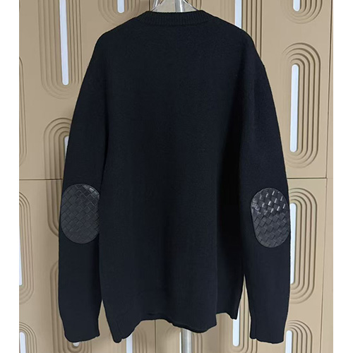 [홍콩명품.BOTTEGA VENETA] 보테가베네타 25SS 로고 라운드넥 니트 가디건 (블랙), BM23043, X2, 레플리카의류,미러급사이트