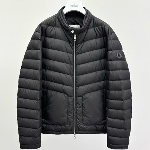 [홍콩명품.MONCLER] 몽클레어 25SS 로고 구스다운 경량 패딩 자켓 (블랙), BM23107, KSM, 레플리카의류,미러급사이트