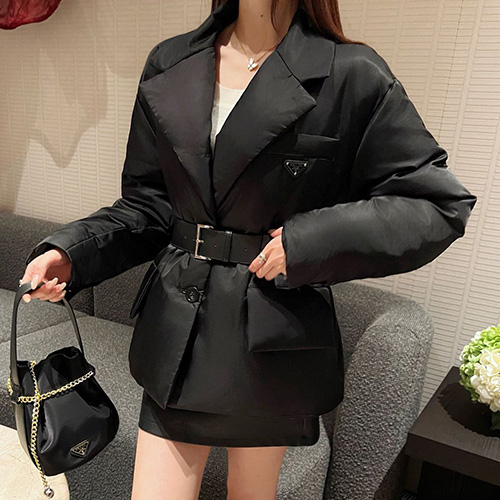 [홍콩명품,PRADA] 프라다 25SS 삼각로고 벨티드 나일론 다운 패딩 자켓 (블랙), BM24015, MC, 레플리카의류,미러급사이트