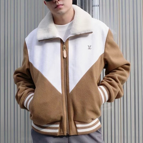 [홍콩명품.LOUIS VUITTON] 루이비통 25SS 로고 시어링 터틀넥 집업 자켓 1AJBCT, BM24121, KB, 레플리카의류,미러급사이트