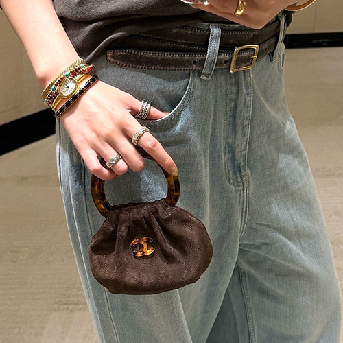 [홍콩명품.CHANEL] 샤넬 25SS 로고 퀄팅 미니 숄더백 핸드백 (브라운), BGM5525, BDA, 홍콩명품가방,명품쇼핑몰,크로스백,핸드백,구매대행