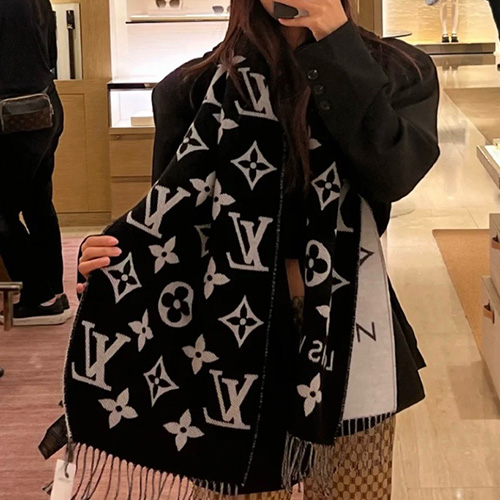 [홍콩명품.LOUIS VUITTON] 루이비통 26SS 로고 모노그램 LV 에센셜 스카프 186-34cm M77728 (2컬러), ET3273, JX, 홍콩명품의류,구매대행,온라인명품