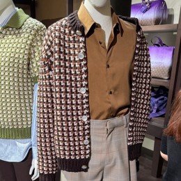 [홍콩명품.LOUIS VUITTON] 루이비통 26SS 로고 패턴 라운드넥 니트 가디건 (브라운), BM24352, KK, 레플리카의류,미러급사이트