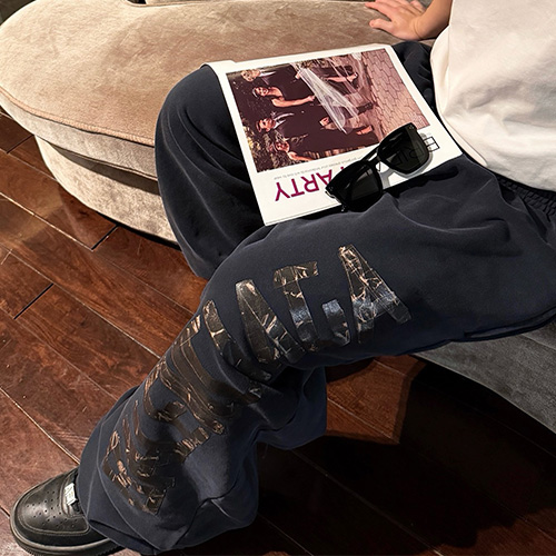 [홍콩명품.BALENCIAGA] 발렌시아가 26SS 로고 테이핑 빈티지 조거 팬츠 바지 (블랙), BM24447, KK, 레플리카의류,미러급사이트