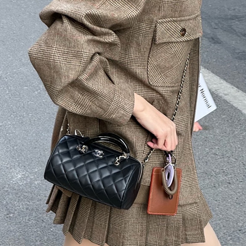 [홍콩명품.CHANEL] 샤넬 26SS 로고 퀄팅 레더 가죽 미니 핸드백 (블랙-금장-18.5cm), BGM5580, BC, 홍콩명품가방,명품쇼핑몰,크로스백,핸드백,구매대행