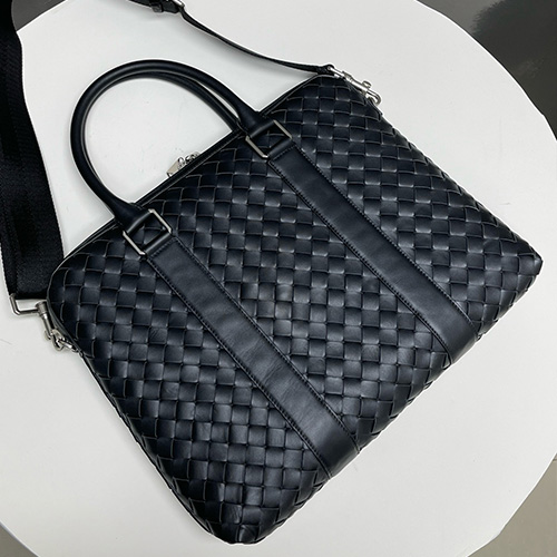 [홍콩명품.BOTTEGA VENETA] 보테가베네타 26SS 로고 인트레치아토 레더 가죽 메신저백 (블랙), BGM5585, BC, 홍콩명품가방,명품쇼핑몰,크로스백,핸드백,구매대행