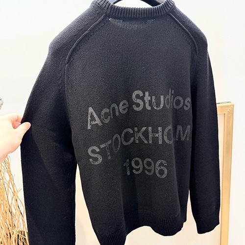 [홍콩명품.ACNE STUDIO] 아크네스튜디오 26SS 로고 캐시미어 니트 스웨터 (블랙), BM24525, YS, 레플리카의류,미러급사이트