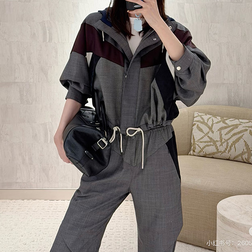 [홍콩명품.LOUIS VUITTON] 루이비통 26SS 로고 여성 후드 윈드브레이커 자켓 1AJGQ2 + 팬츠 바지 상하의 세트 (그레이), BM24598, MC, 레플리카의류,미러급사이트