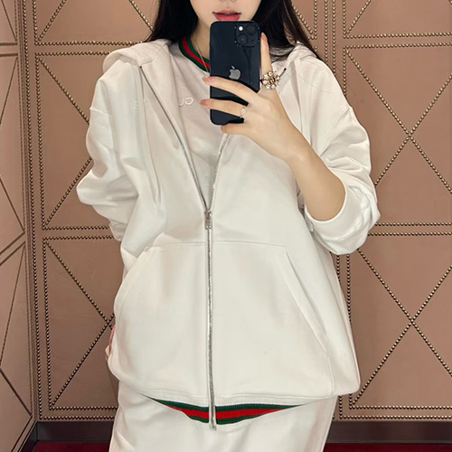 [홍콩명품.Gucci] 구찌 26SS 로고 자수 후드 집업 자켓 (화이트), BM24720, KK, 레플리카의류,미러급사이트