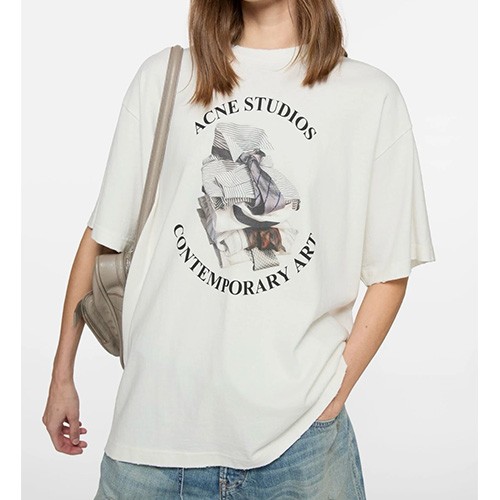[홍콩명품.ACNE STUDIO] 아크네스튜디오 26SS 로고 그래픽 프린트 반팔 티셔츠 (화이트), BM24809, KK, 레플리카의류,미러급사이트