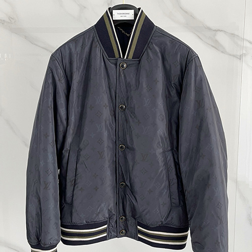 [홍콩명품.LOUIS VUITTON] 루이비통 26SS 로고 모노그램 솜패딩 봄버 자켓 (그레이), BM24893, KSM, 레플리카의류,미러급사이트