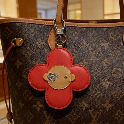 [홍콩명품.LOUIS VUITTON] 루이비통 26SS 로고 비비엔 헤드 모노그램 미러 키링 백참 (레드), ET3560, HY, 홍콩명품의류,구매대행,온라인명품