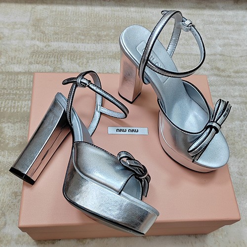 미우미우 로고 여성 레더 가죽 12cm 굽 샌들 (4컬러) 26SS