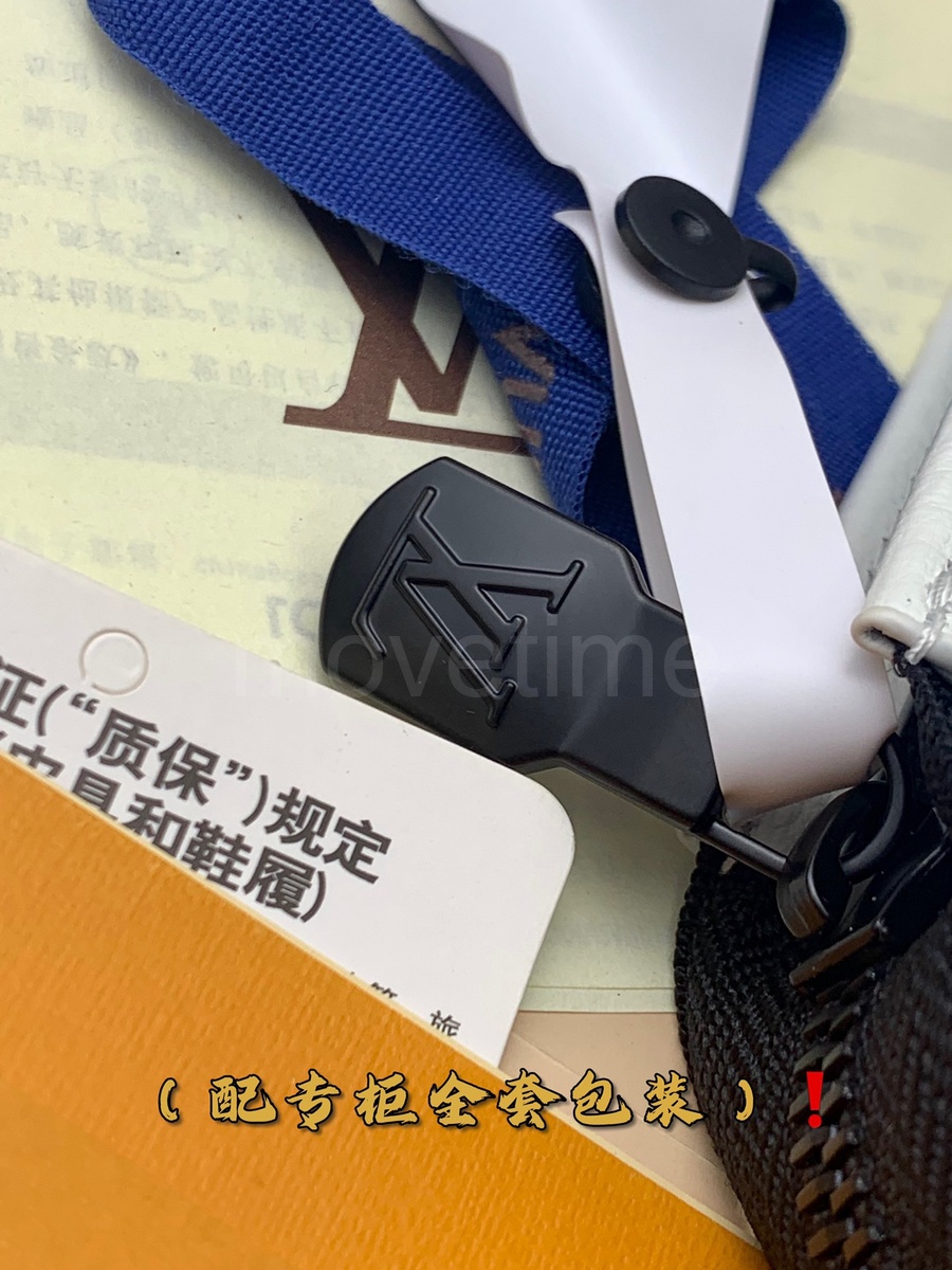 루이비통 로고 모노그램 포쉐트 보야주 클러치 백 MM M61692 (화이트) 26SS 상세이미지 4