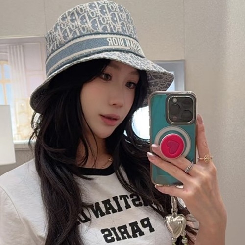 디올 여성 오블리크 벙거지 모자 26SS