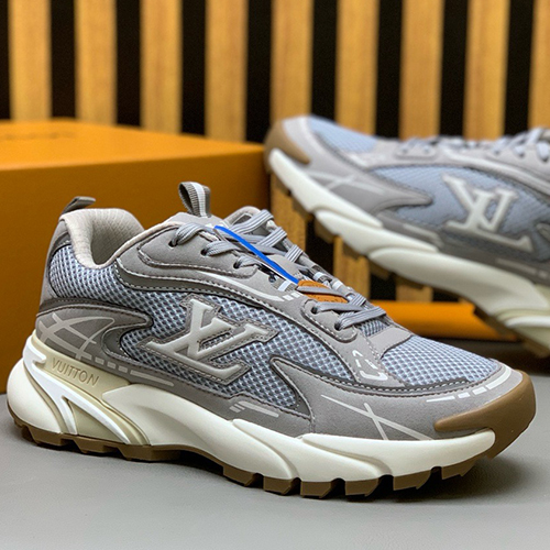 루이비통 RUNNER TATIC 스니커즈 운동화 26SS